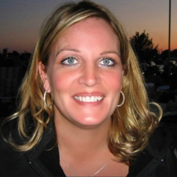 Meet your Posher, Christy - Picture 1 of 1